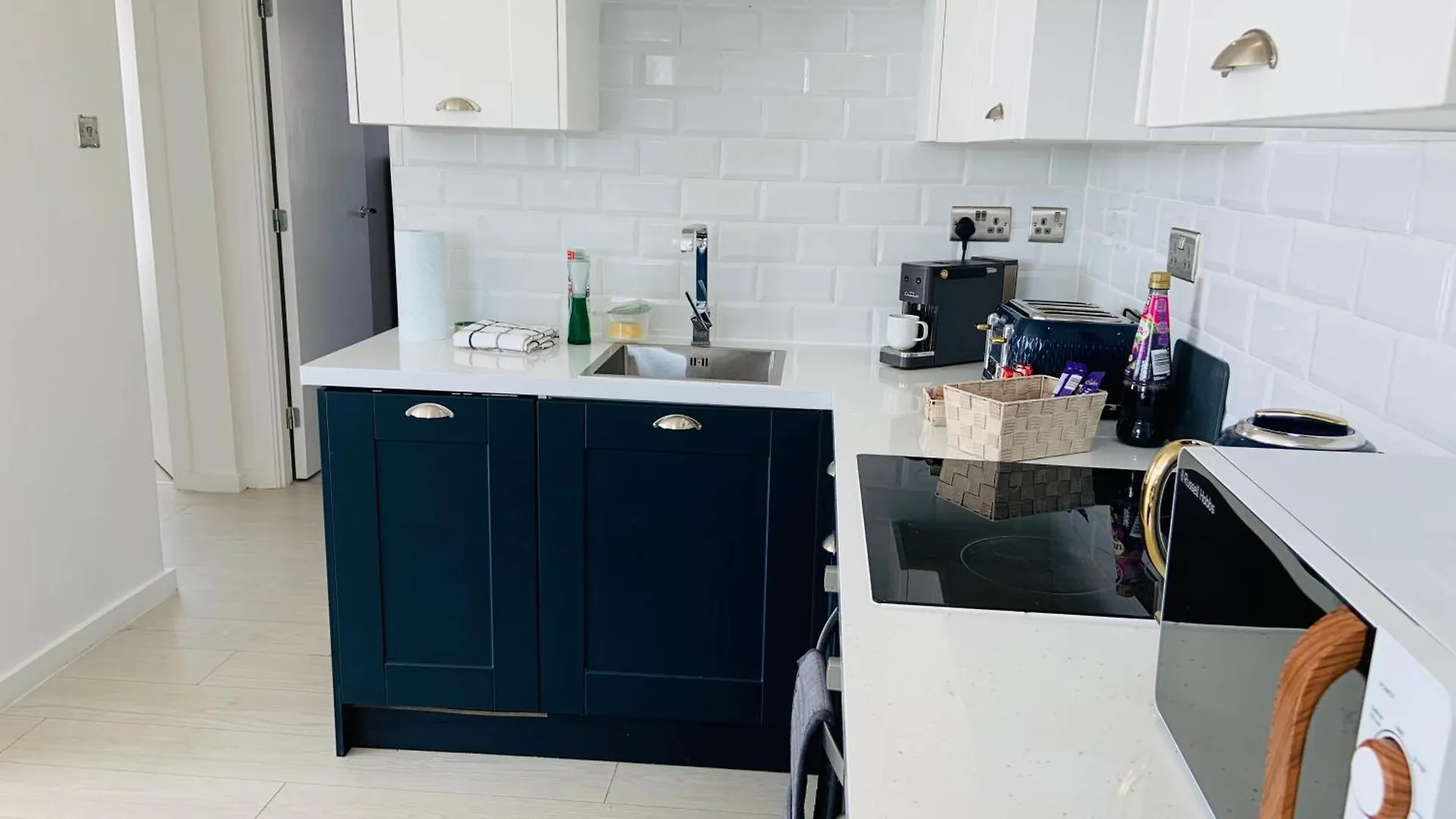 Winners Of 2025 Traveller Award, Elegant Two Bedroom City Central Apartment With Netflix & Wifi 利兹