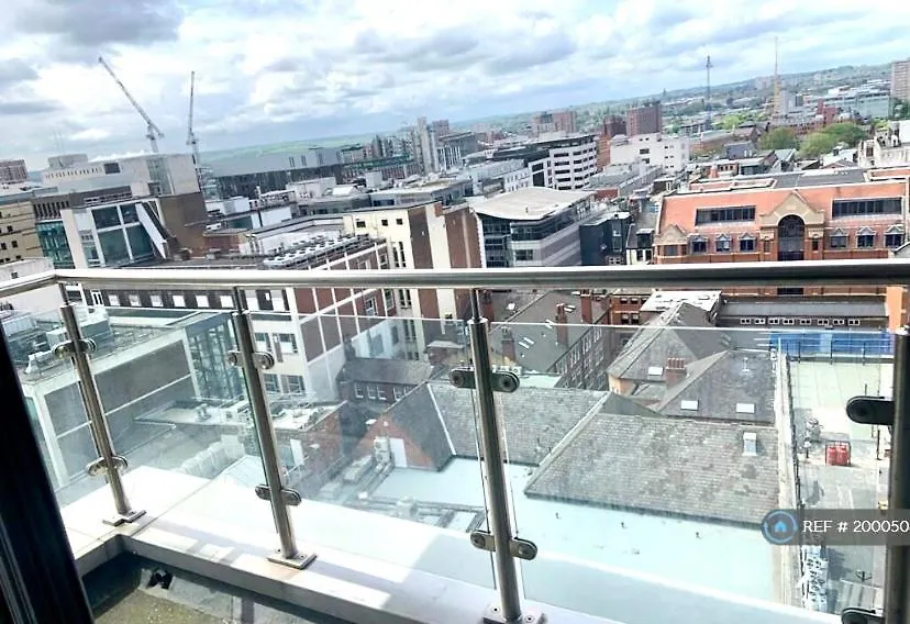Winners Of 2025 Traveller Award, Elegant Two Bedroom City Central Apartment With Netflix & Wifi Leeds