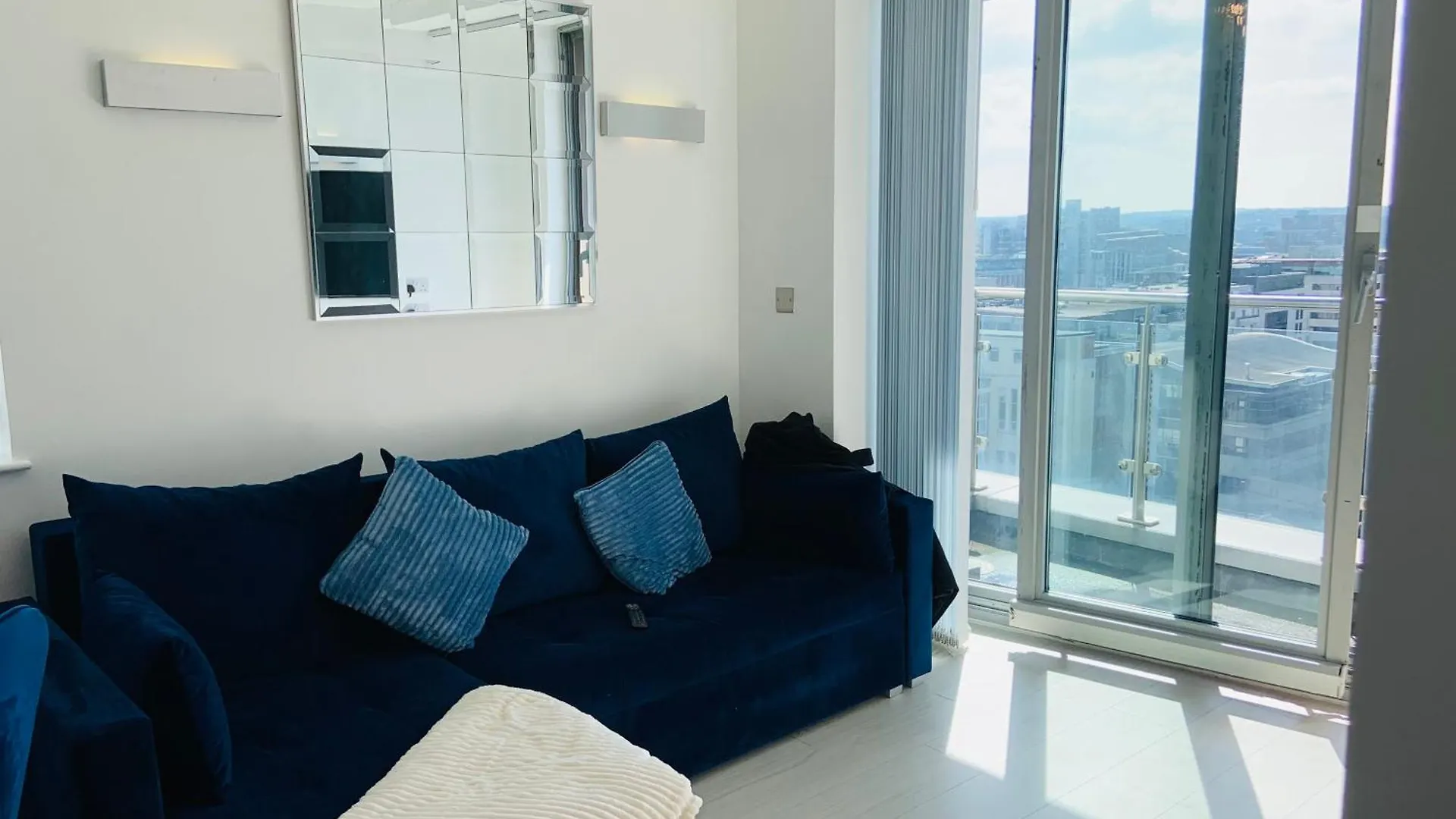 Winners Of 2025 Traveller Award, Elegant Two Bedroom City Central Apartment With Netflix & Wifi Leeds 0*,  Egyesült Királyság