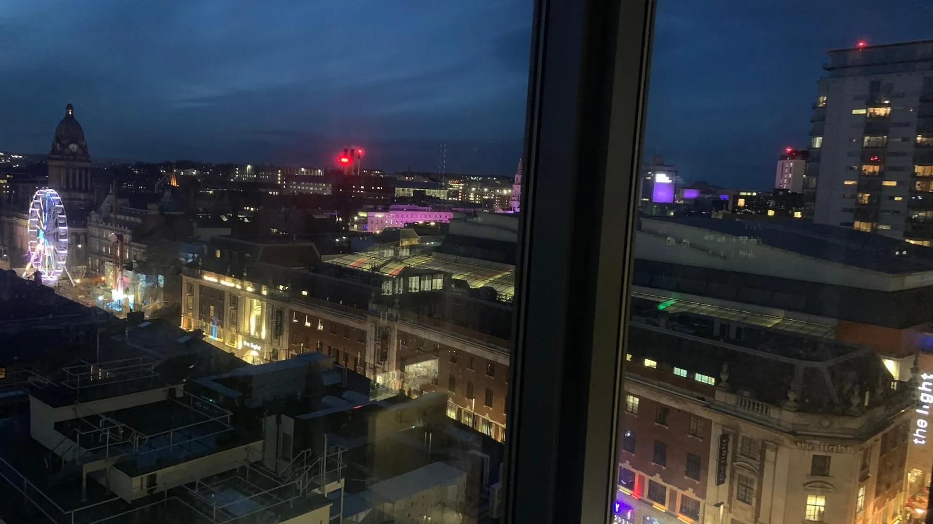 Winners Of 2025 Traveller Award, Elegant Two Bedroom City Central Apartment With Netflix & Wifi Leeds