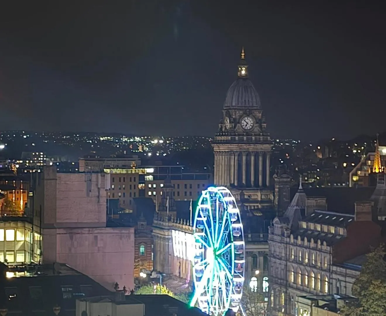 Winners Of 2025 Traveller Award, Elegant Two Bedroom City Central Apartment With Netflix & Wifi Leeds