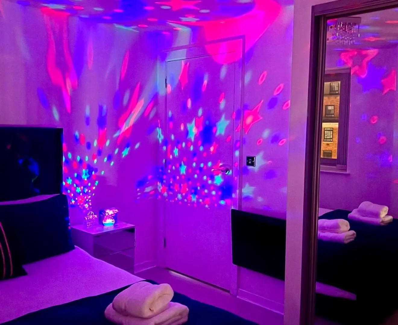 Winners Of 2025 Traveller Award, Elegant Two Bedroom City Central Apartment With Netflix & Wifi Leeds 0*,